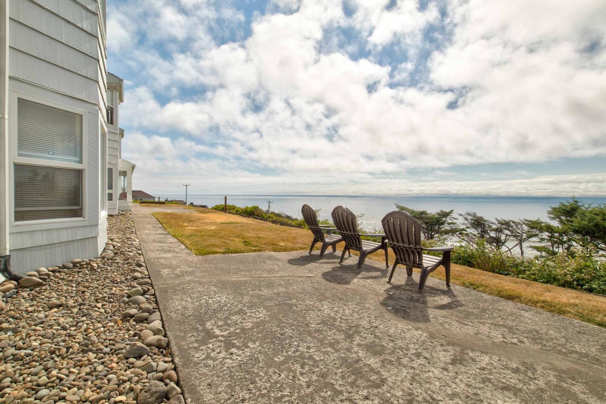 Ester Lee Oceanview Inn Lincoln City Exterior photo