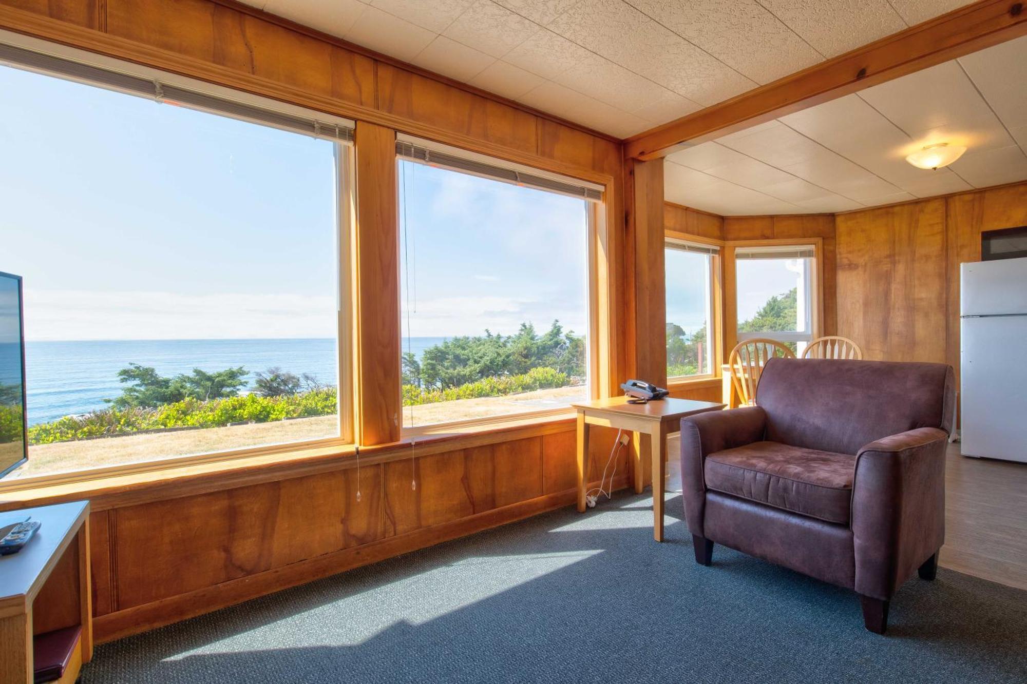 Ester Lee Oceanview Inn Lincoln City Exterior photo