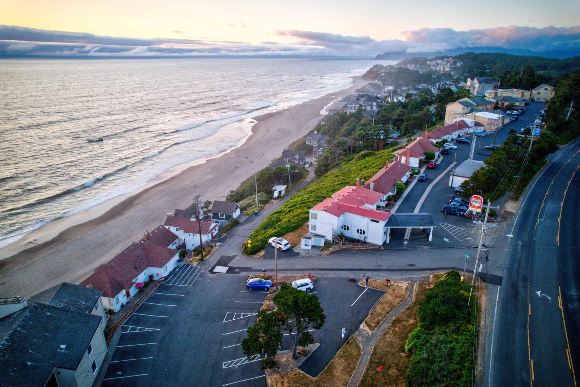 Ester Lee Oceanview Inn Lincoln City Exterior photo