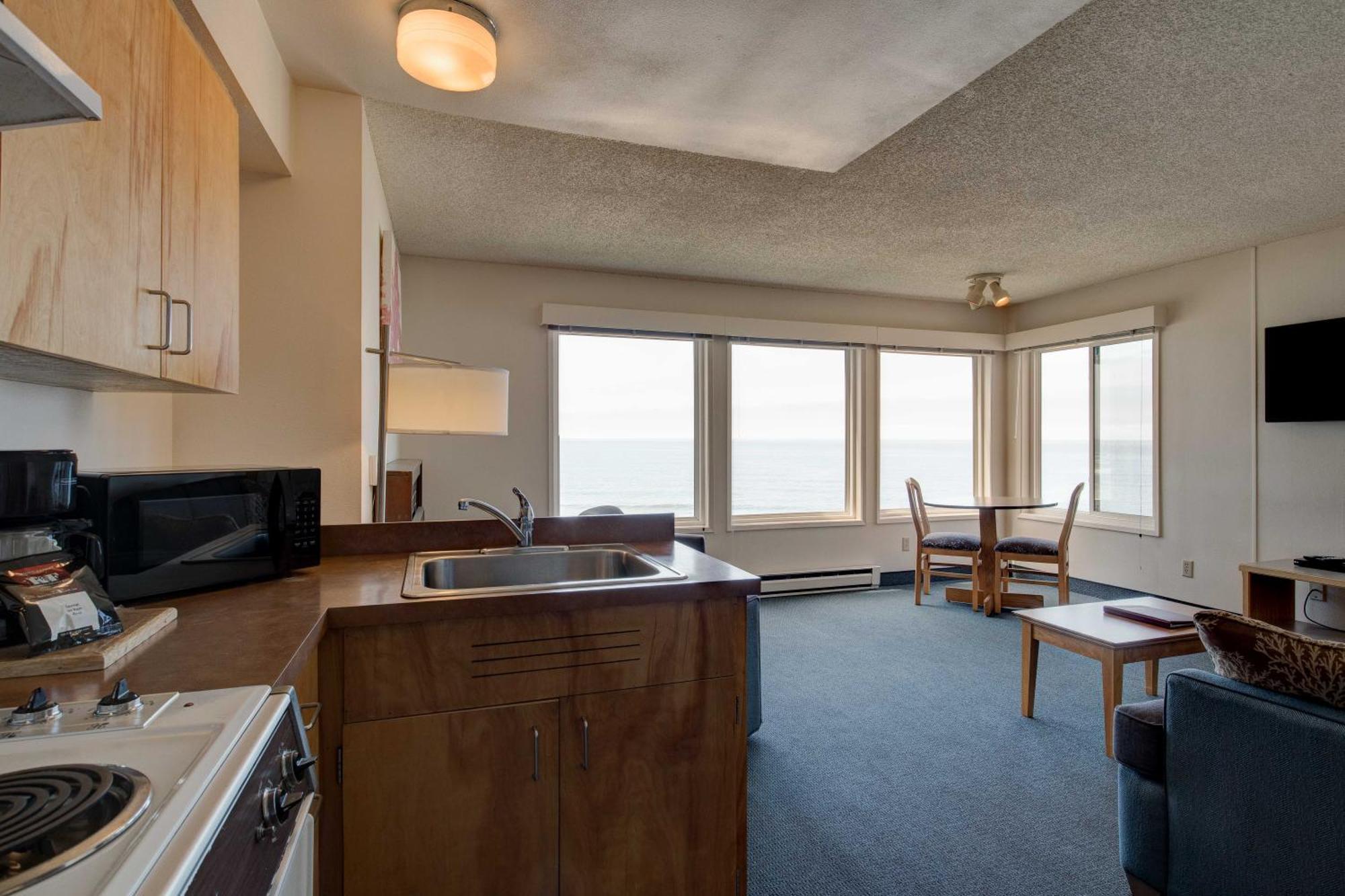 Ester Lee Oceanview Inn Lincoln City Room photo