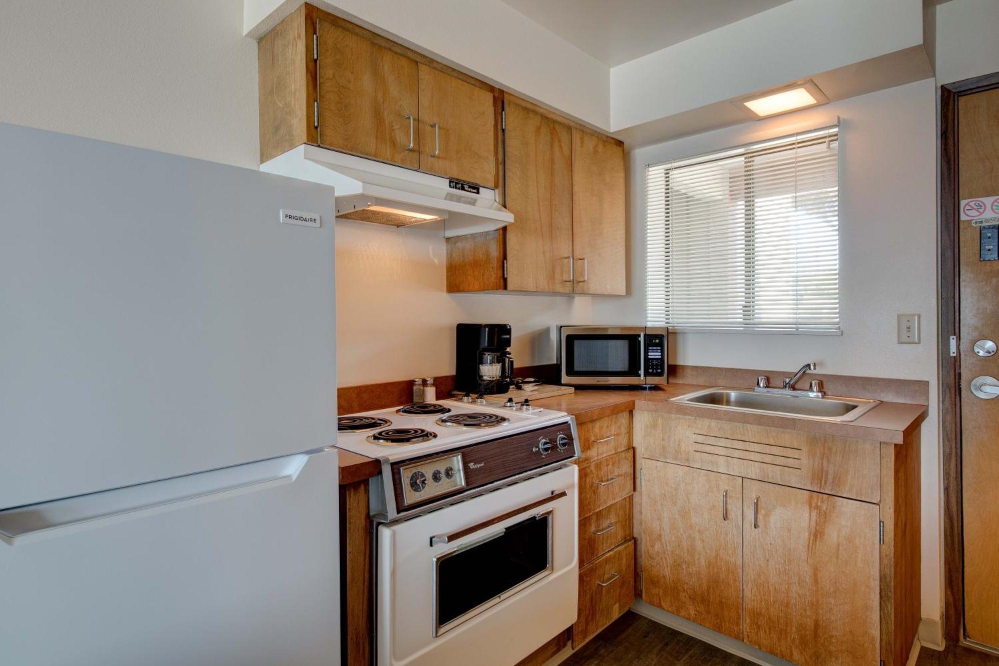 Ester Lee Oceanview Inn Lincoln City Room photo