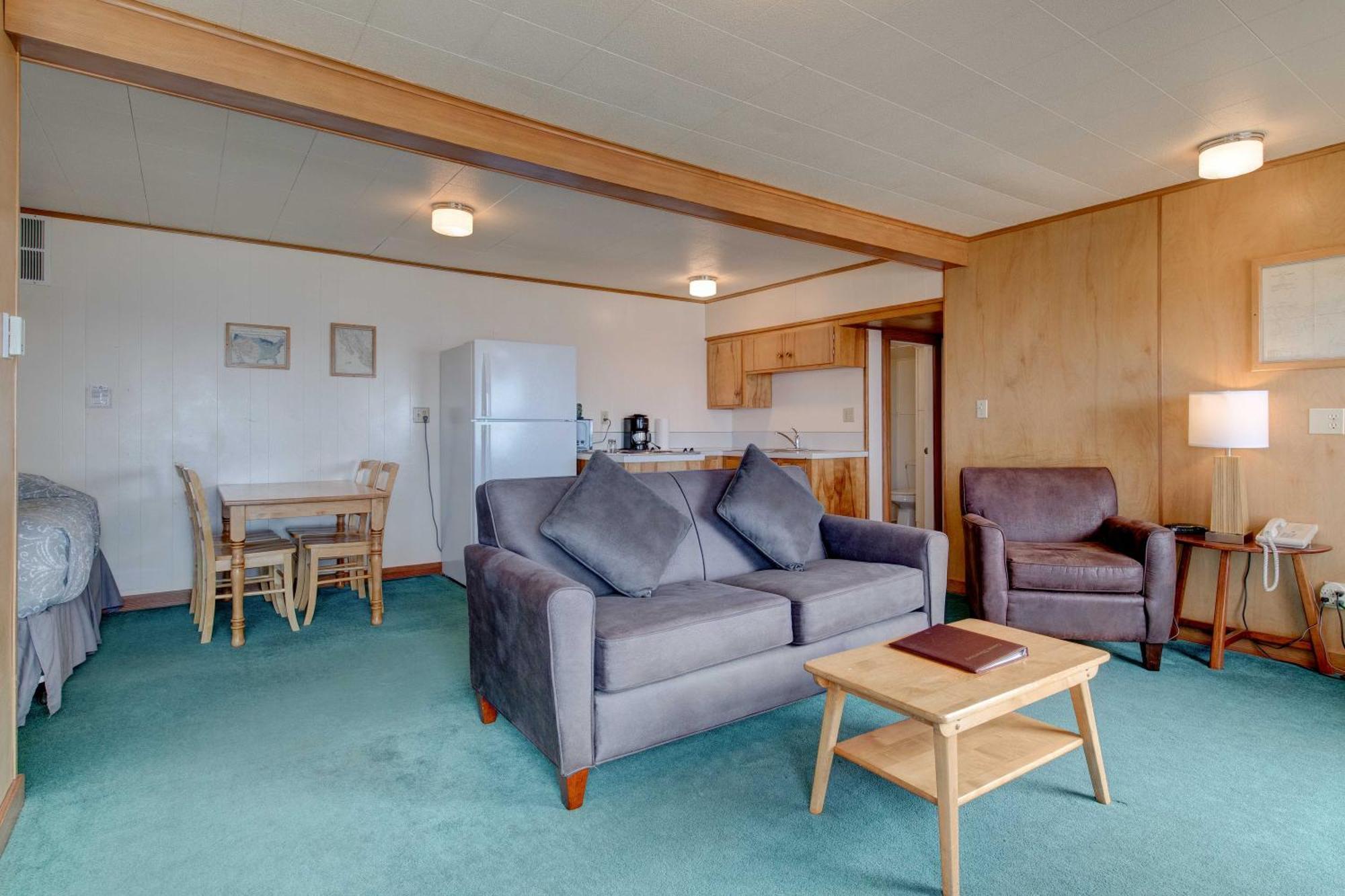 Ester Lee Oceanview Inn Lincoln City Room photo
