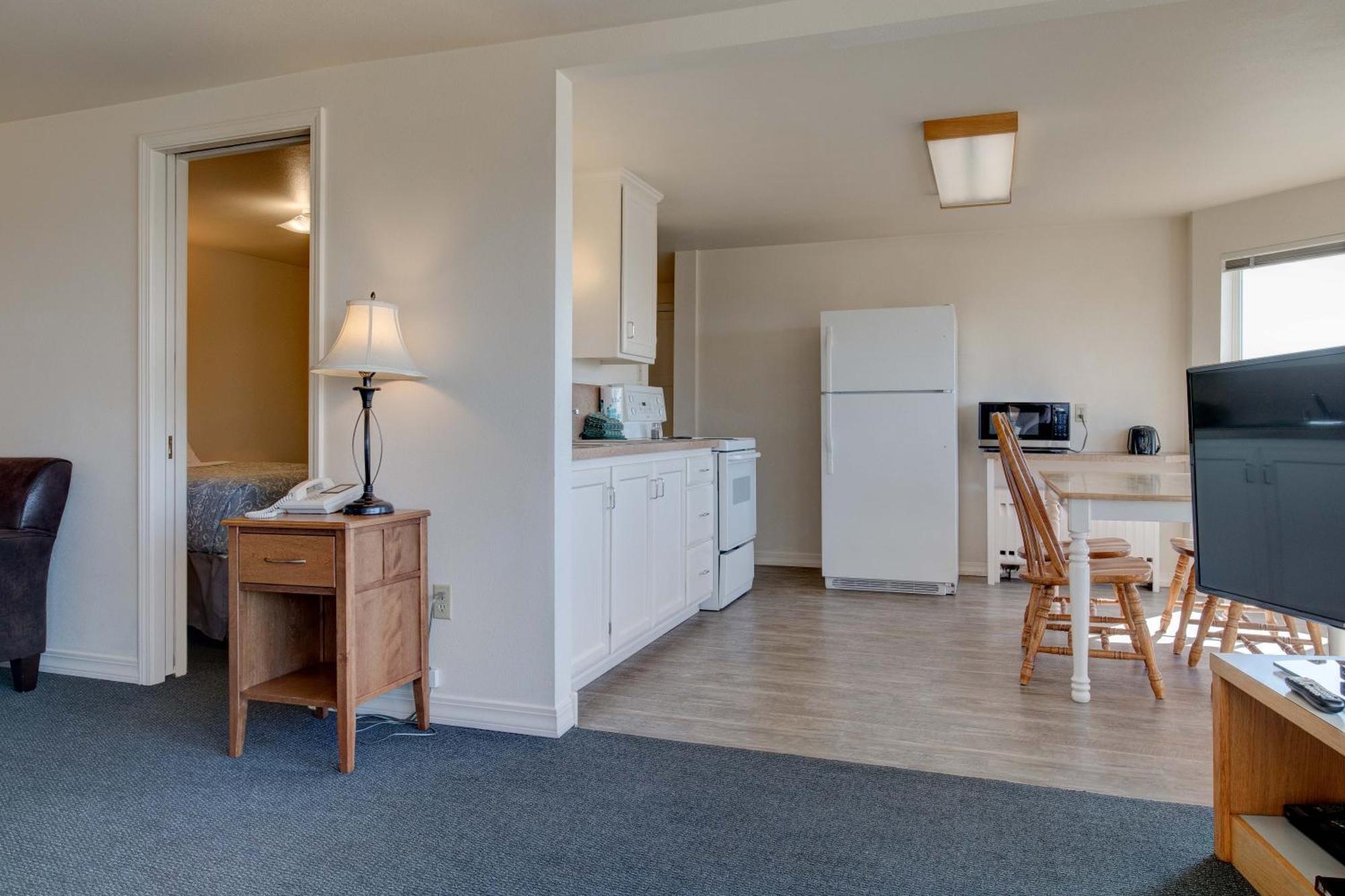 Ester Lee Oceanview Inn Lincoln City Room photo